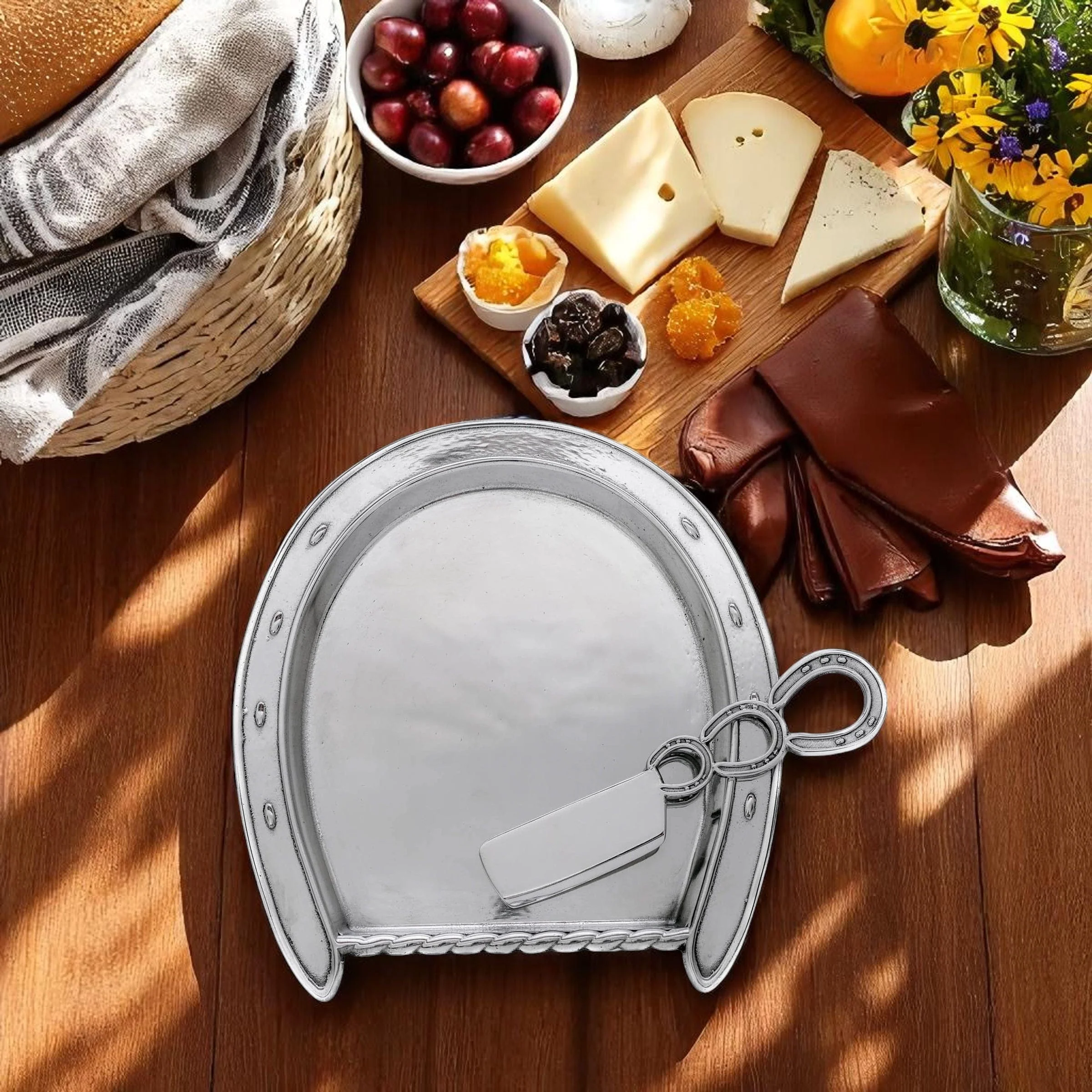 Horseshoe Plate with Server - Image 2