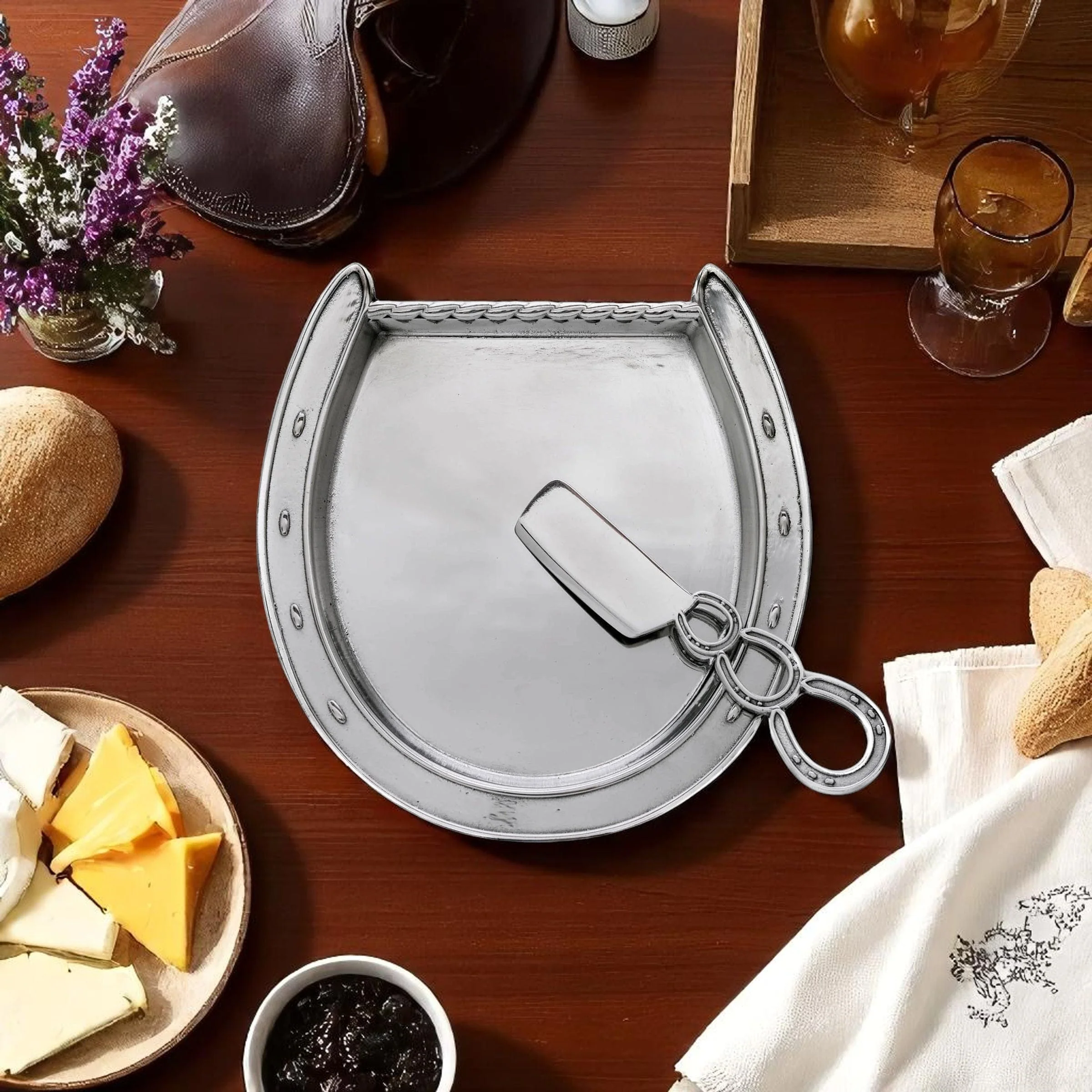 Horseshoe Plate with Server - Image 4