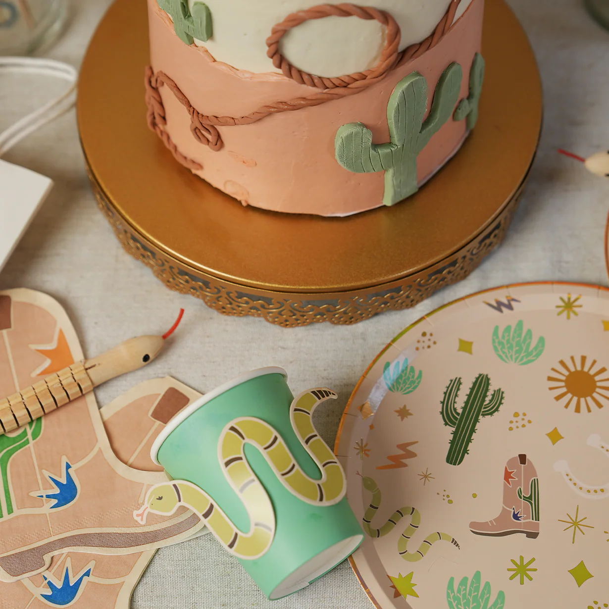 Western Cowboy Party Cups ā Snake Sticker Western Cups (x 12) - Image 6